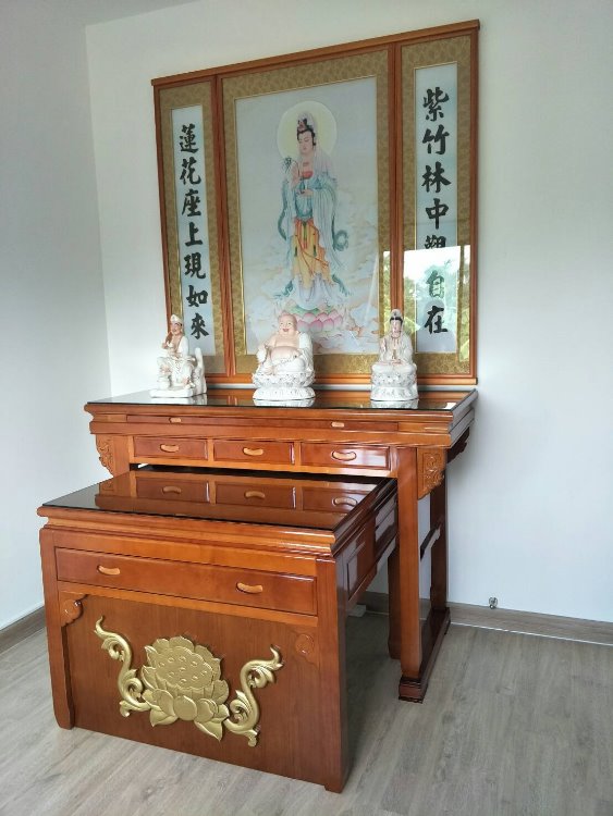 โต๊ะพระแบบราชวงศ์หมิง-สีไม้สัก